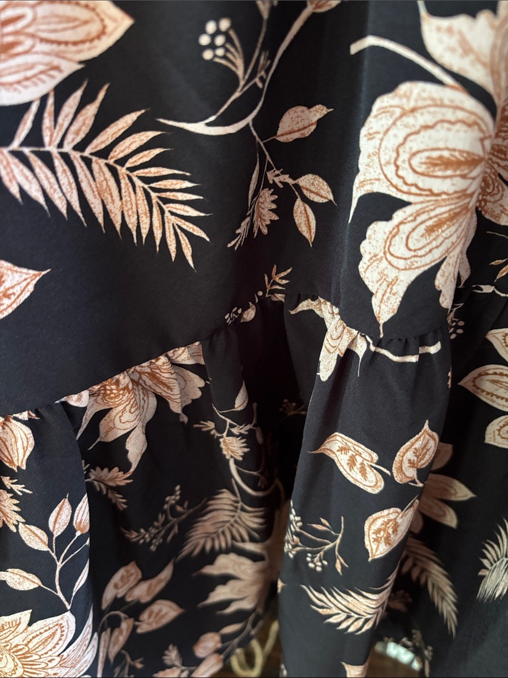 Sanctuary Floral Tiered Long-Sleeve Dress - Black with Beige Floral med - Picture 4 of 4